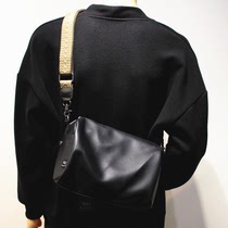 韩国ins斜挎包简约设计小众男单肩包女学生包软皮拉链背包ipad包