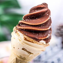 伊利火炬甜筒巧克力脆皮冰淇淋激凌雪糕网红冷饮一整箱包邮
