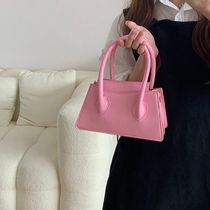 小众设计女包粉色小方包2022新款洋气质感手提小包包简约斜挎包潮