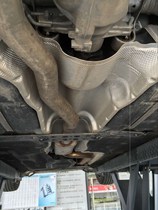 汽车汽车排气管隔热板铝车用货车铝板隔热耐高温汽车底盘阻燃管。
