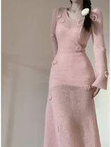 粉色毛衣针织连衣裙2024新款秋冬高级感超好看小香风打底内搭长裙