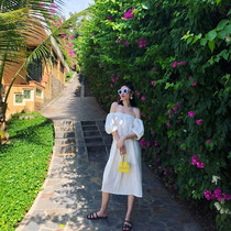 巴厘岛海边度假露背沙滩裙一字领露肩宽松洋气仙女连衣裙长裙白色