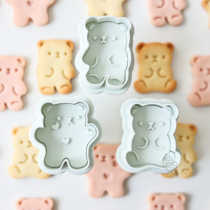 可爱卡通小熊六一饼干模具情人节爱心熊软萌动物熊糖霜烘焙工具