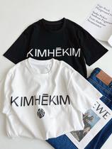 2022年夏季KIMHEKIM 玫瑰印花短袖T恤女圆领宽松休闲文艺上衣潮牌