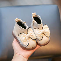 女宝宝靴子秋季鞋子软底学步鞋婴儿公主鞋两岁蝴蝶结皮靴真皮短靴
