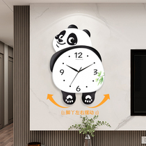 熊猫钟表客厅墙上挂钟家用静音石英钟新款时钟日历创意挂表免打孔