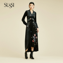 SUSSI/古色冬季新品商场同款黑色V领刺绣正中长款连衣裙女